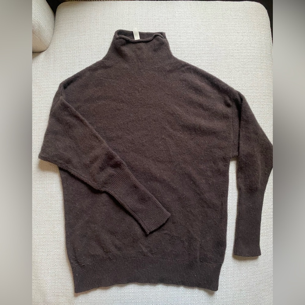 Aritzia Babaton sweater XS, 100% Cashmere, loose fit,
